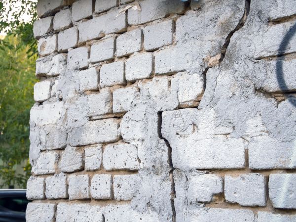 Cracked Brick Wall Repair in Poulsbo